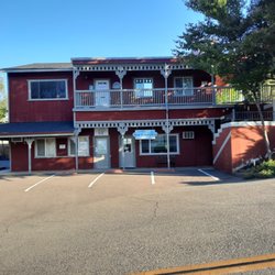 Lynda's Hair Emporium - A nice little salon to get away from it all in the heart of Mariposa, CA.