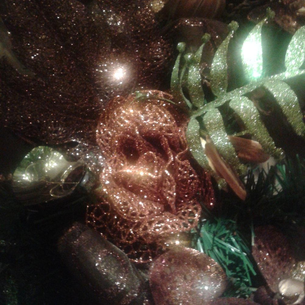 All set for Christmas with lots of sprarkle!