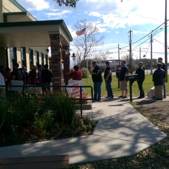 Killen's Barbecue - Line out the door 30 min before opening. - Barbeque Near Me - Pearland, Texas