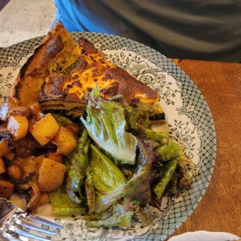 Loupiotte Kitchen - Incredible quiche with roasted potatoes and salad - French Near Me - Los Angeles, California Loupiotte Kitchen - Incredible quiche with roasted potatoes and salad - French Near Me - Los Angeles, California