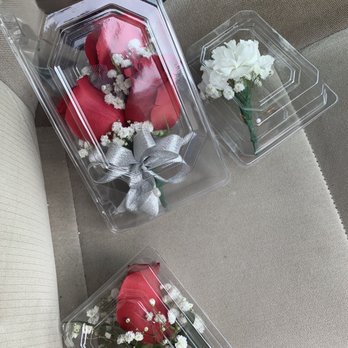 City Line Florist - Corsage and boutonnières - Florists Near Me - New Hyde Park, New York City Line Florist - Corsage and boutonnières - Florists Near Me - New Hyde Park, New York