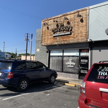 Los Chorros - Small hole in the wall place - Salvadoran Near Me - Inglewood, California