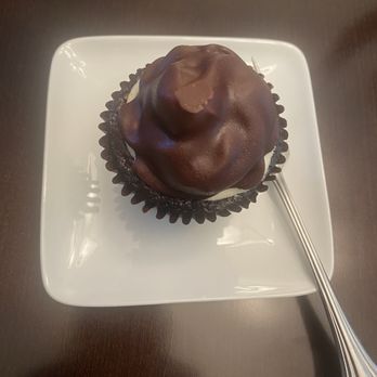 The Apron & Whisk - Gluten free chocolate cream cupcake - Cupcakes Near Me - Union City, California The Apron & Whisk - Gluten free chocolate cream cupcake - Cupcakes Near Me - Union City, California