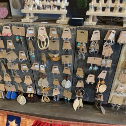 Prairie Path Vintage Market - Super cute earrings