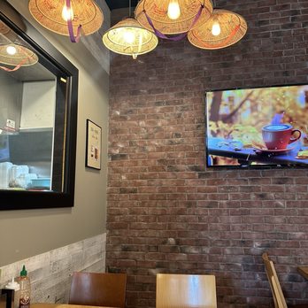 LongAn Restaurant  - Inside - Vietnamese Near Me - Glenview, Illinois