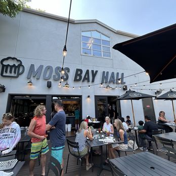 Moss Bay Hall - Outdoor area - Comfort Food Near Me - Kirkland, Washington Moss Bay Hall - Outdoor area - Comfort Food Near Me - Kirkland, Washington
