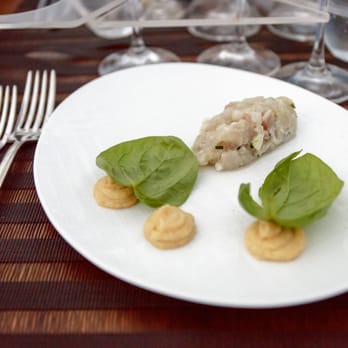 Bustronome - Tartar of sea bream with chives, artichoke and apricot, lime zest and capers. - French Near Me - Paris, 75