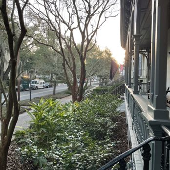 Bellwether House - Balcony - Bed & Breakfast Near Me - Savannah, Georgia