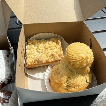 Stillwell's Bakery & Cafe - Bakeries Near Me - Wailuku, Hawaii Stillwell's Bakery & Cafe - Bakeries Near Me - Wailuku, Hawaii