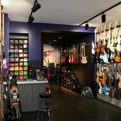 Bass Maniac - Meilleur magasin de basses de Pigalle grâce à Romain qui tient la boutique !!!