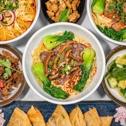 Curry Chicken Soup Noodles