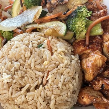 International Flavors - Chicken, veggies, garlic, fried rice - Food Trucks Near Me - Stockton, California