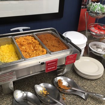 Hampton Inn - Breakfast- eggs, beans - Hotels Near Me - Saltillo, COA