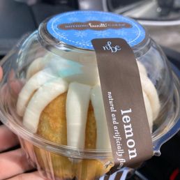 Lemon bundtlet Lemon bundtlet