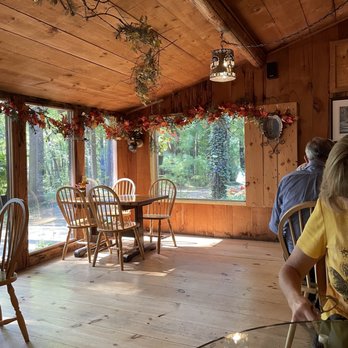 Pinecroft Green Frog Tea Room - Ambience indoor seating - Tea Rooms Near Me - Aylmer, Ontario
