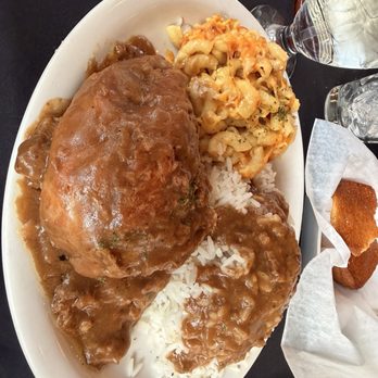 Sylvia's Restaurant - Smothered chicken - Southern Near Me - New York, New York Sylvia's Restaurant - Smothered chicken - Southern Near Me - New York, New York