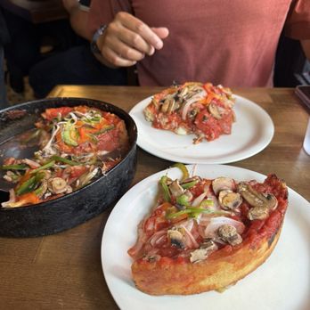 Pizzeria Uno - Pizza Near Me - Chicago, Illinois Pizzeria Uno - Pizza Near Me - Chicago, Illinois