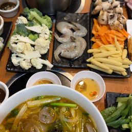 Combo beef pho & hot pot Combo beef pho & hot pot