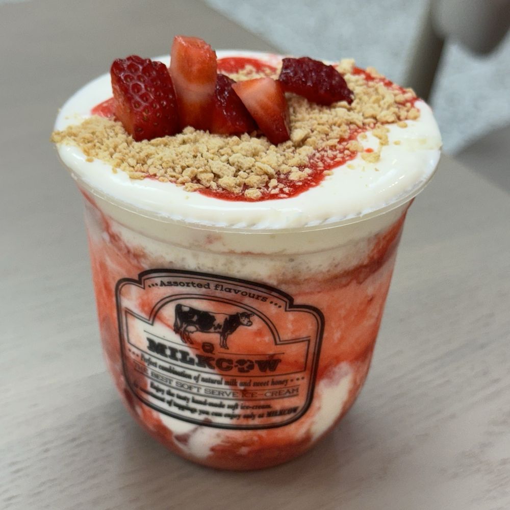 Milkcow Cafe - Strawberry cheesecake - Desserts Near Me - Las Vegas, Nevada