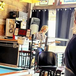 Live music for lunch