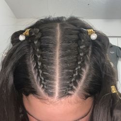Diva's Dominican Hair and Spa - She did by braids tight, but does not hurt your head straight hairline