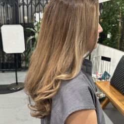 Level-Up Hair Salon - Color and blowout