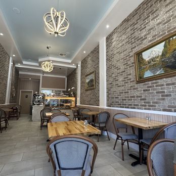 Cafe 34 - Dining room - Mediterranean Near Me - Burlingame, California Cafe 34 - Dining room - Mediterranean Near Me - Burlingame, California
