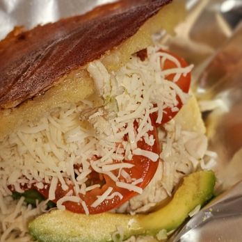 Mekatos - Arepa con pollo. Aguacate, queso y tomate. - Food Trucks Near Me - Washington, Utah Mekatos - Arepa con pollo. Aguacate, queso y tomate. - Food Trucks Near Me - Washington, Utah