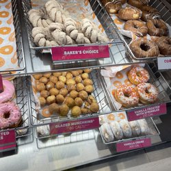 Dunkin' - Baker's Choice -churro
