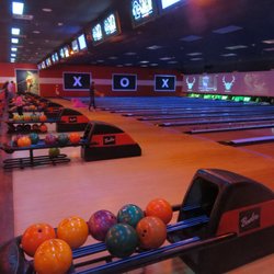 Bowlero Commack