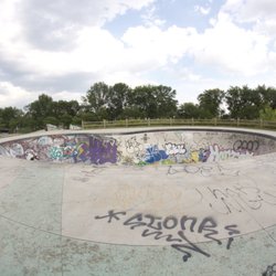 Ashbridges Bay Skate Park - Bowl 11" Deep / 9" Shallow