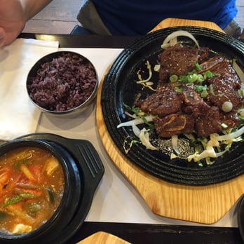 Dae Bak Bap Jip - Short ribs lunch with red rice and tofu soup. - Korean Near Me - Palisades Park, New Jersey Dae Bak Bap Jip - Short ribs lunch with red rice and tofu soup. - Korean Near Me - Palisades Park, New Jersey