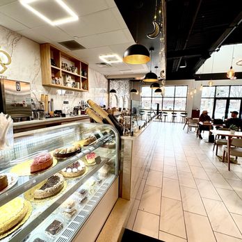 Delah Coffee - Efficient layout of space along the workflow of delivering the goods. - Desserts Near Me - Naperville, Illinois
