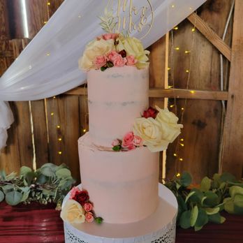 Alegria Ranch Turlock - Wedding Cake Made by Alegria Sweets - Venues & Event Spaces Near Me - Turlock, California