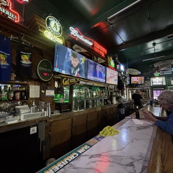 Pleasanton Sunshine Saloon - Inside - Sports Bars Near Me - Pleasanton, California Pleasanton Sunshine Saloon - Inside - Sports Bars Near Me - Pleasanton, California