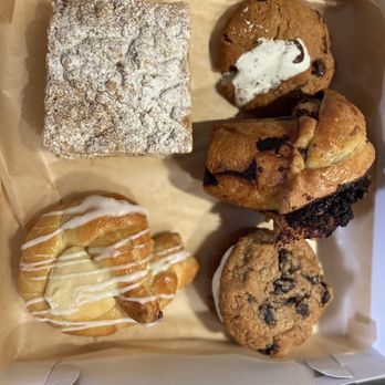 Shorebreak Cafe - Crumb cake, chocolate babka, oatmeal raisin cookie, cheese danish, campfire cookie( I think) - Bakeries Near Me - Sea Isle City, New Jersey