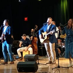 Caper's Hall - Live band - Gale Bird