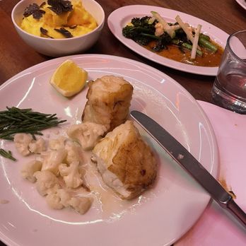 Funky Fisch - Seeteufel mit Bricolli und Kartoffelpüree - Seafood Near Me - Berlin, BE