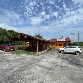 Taqueria Los Huaraches - Small but effective - Mexican Near Me - Lockhart, Texas Taqueria Los Huaraches - Small but effective - Mexican Near Me - Lockhart, Texas