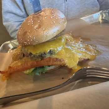Squeeze Burger & Brew - 1/4 lb Squeeze with Cheese - Burgers Near Me - Stockton, California Squeeze Burger & Brew - 1/4 lb Squeeze with Cheese - Burgers Near Me - Stockton, California