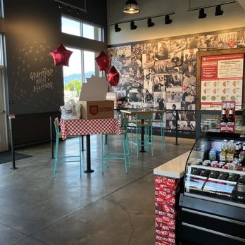 MOD Pizza - Entry and line guide - Fast Food Near Me - Medford, Oregon