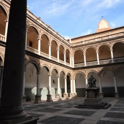 Real Colegio Seminario del Corpus Christi - Claustro Renacentista Español