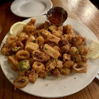 Old Dutch Hotel & Tavern - Calamari with jalapeños - Hotels Near Me - Washington, Missouri Old Dutch Hotel & Tavern - Calamari with jalapeños - Hotels Near Me - Washington, Missouri