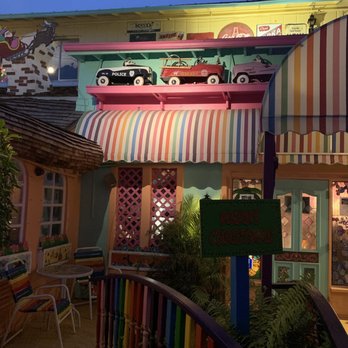 The Bubble Room - Outside decor - Desserts Near Me - Captiva, Florida