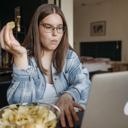 Cascadia Medical Weight Loss and Nutrition - Is this you - snacking in front of the computer (or tv)? It's not your "willpower," it's your appetite hormones!