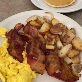 RJ's Cafe & Bakery - Bakeries Near Me - Porterville, California RJ's Cafe & Bakery - Bakeries Near Me - Porterville, California