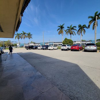 Flakowitz Bagel Inn - Parking - Bagels Near Me - Boca Raton, Florida Flakowitz Bagel Inn - Parking - Bagels Near Me - Boca Raton, Florida