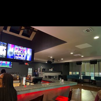 Lit 21 - Sports Bars Near Me - Newark, New Jersey
