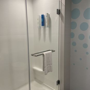 Tru by Hilton North Platte - Shower - Hotels Near Me - North Platte, Nebraska Tru by Hilton North Platte - Shower - Hotels Near Me - North Platte, Nebraska