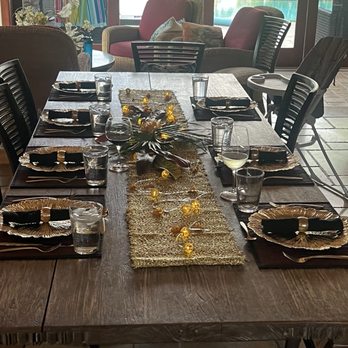 Bon Vivant - Set table - Personal Chefs Near Me